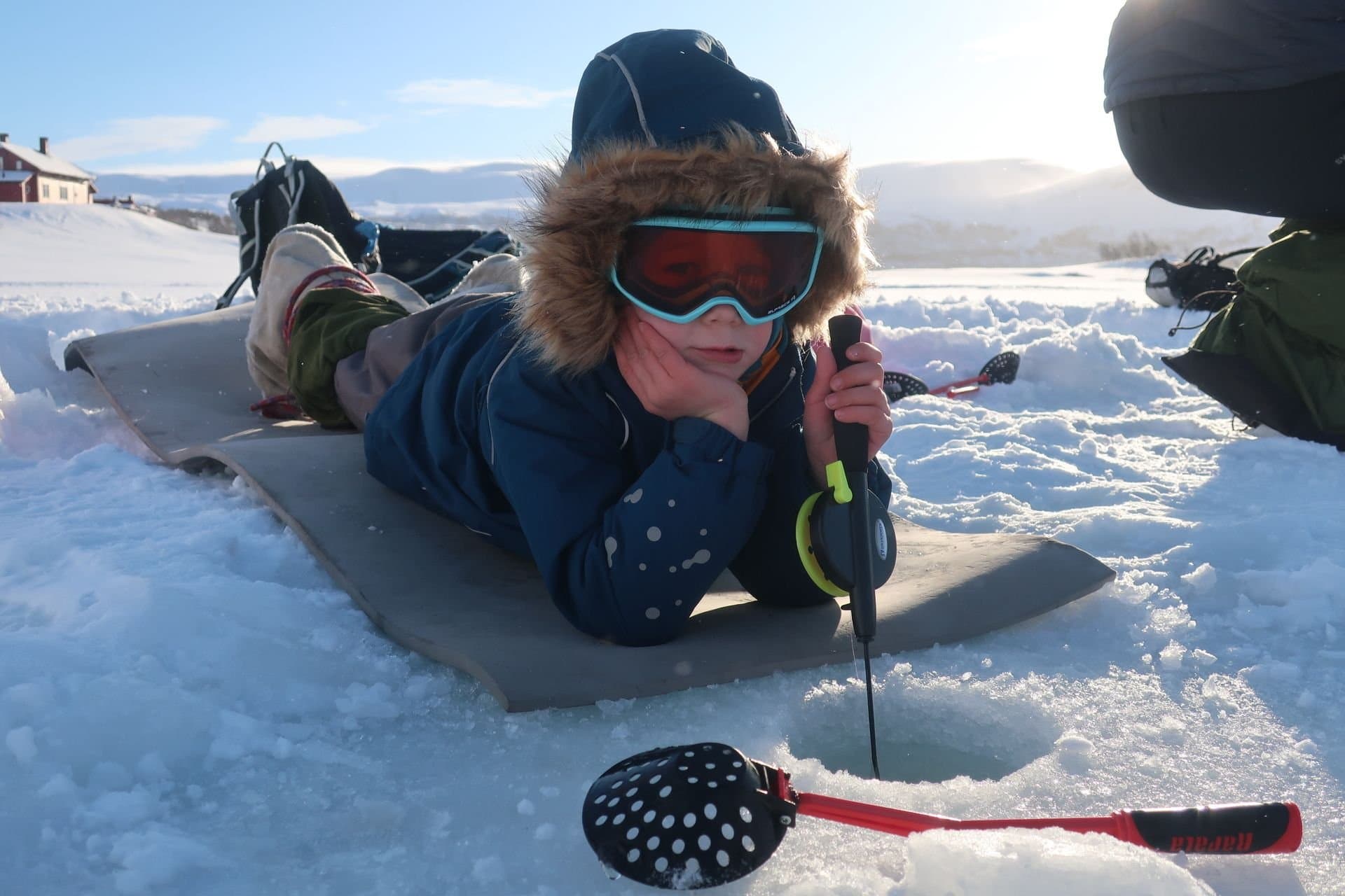 Aktiviteter med Vinternatt - badstue, isbading, isfiske - Image