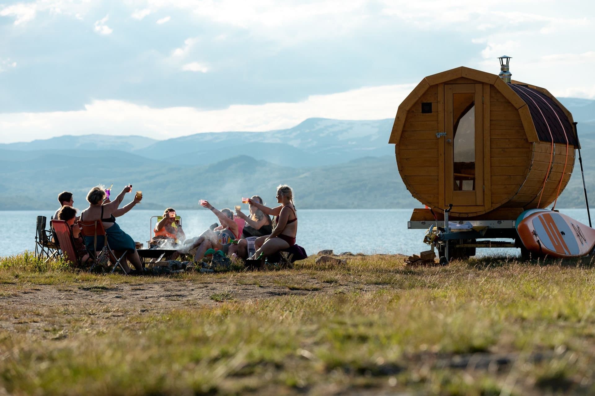 Aktiviteter med Vinternatt - badstue, isbading, isfiske - Image