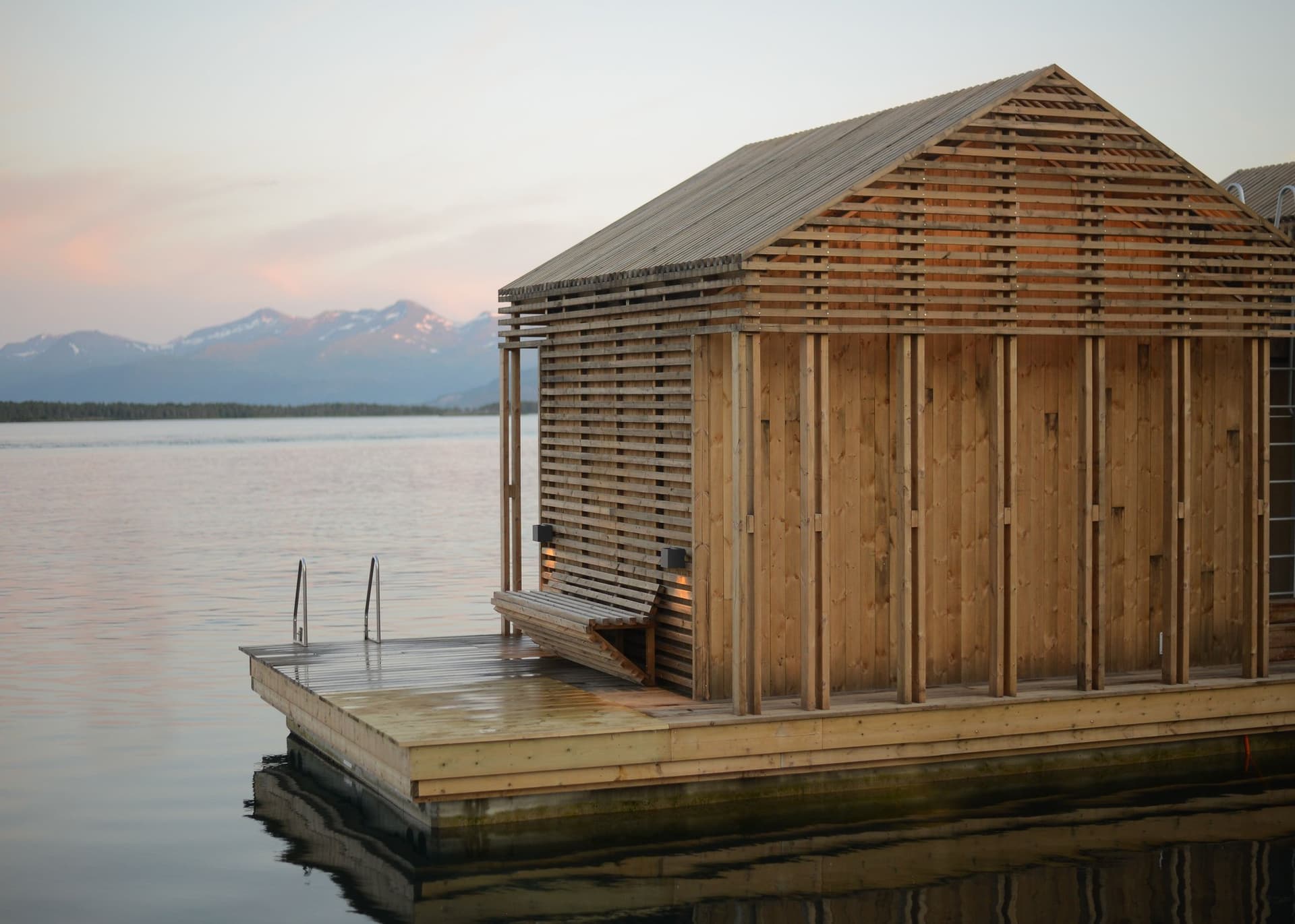 Nausta - Flytende Badstue i Molde - Image